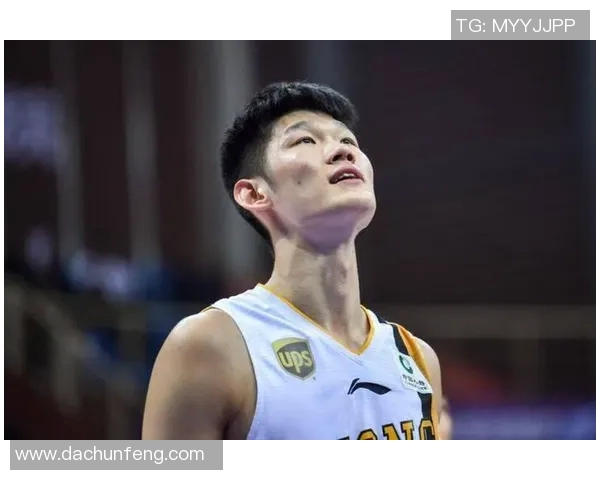 广厦胡金秋领衔球队奋勇拼搏展现篮球精神与团队力量