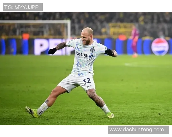 迪马尔科欧冠赛场梅开二度助力球队晋级展现超强实力