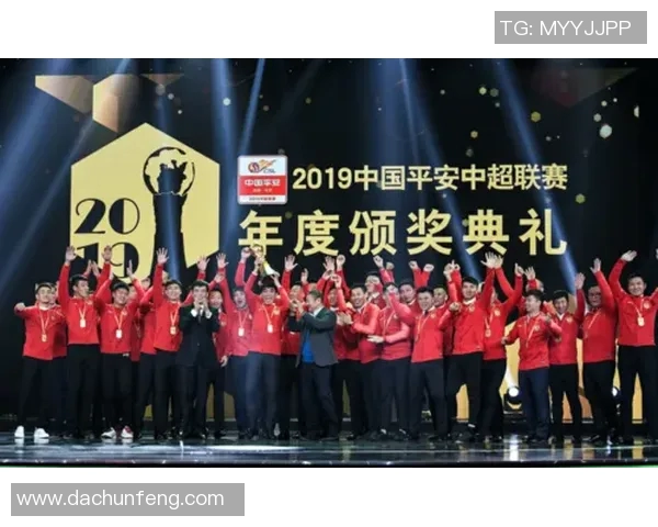 凯尔-费尔德签下巨星外援,决心称霸新赛季的联赛交锋 凯尔-费尔德签下巨星外援,决心称霸新赛季的联赛交锋